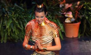 Thai Beauty Queen wins ‘Miss Photogenic’ award in ‘Miss Universe 2009’ thumbnail