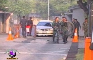 Security tightened, checkpoints scan for weapons as Red Shirts nationwide set to enter Bangkok thumbnail