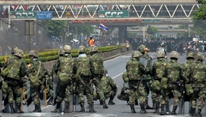 One killed, 37 injured in clashes between troops, Red Shirts thumbnail